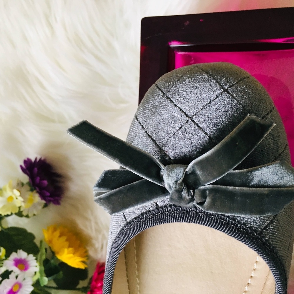 NEW  Zigi Soho Taite Grey Quilted Velvet